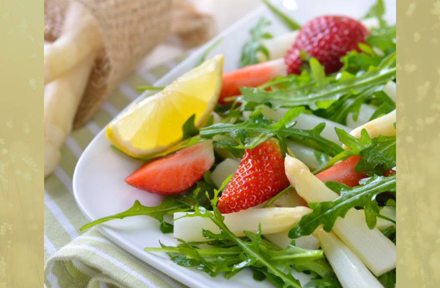 Erdbeer-Spargelsalat